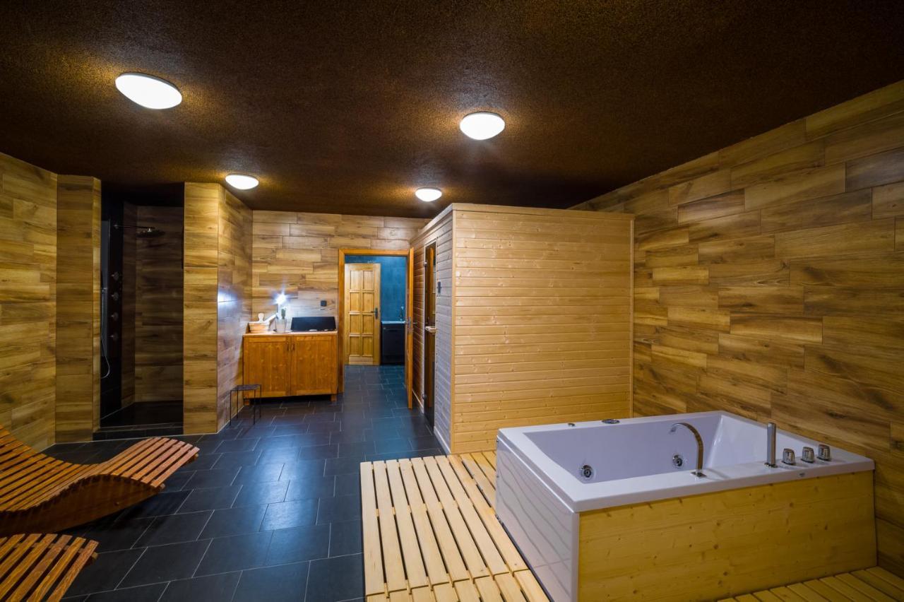 Ranch Jestrebice Hotel Hermanicky Екстериор снимка