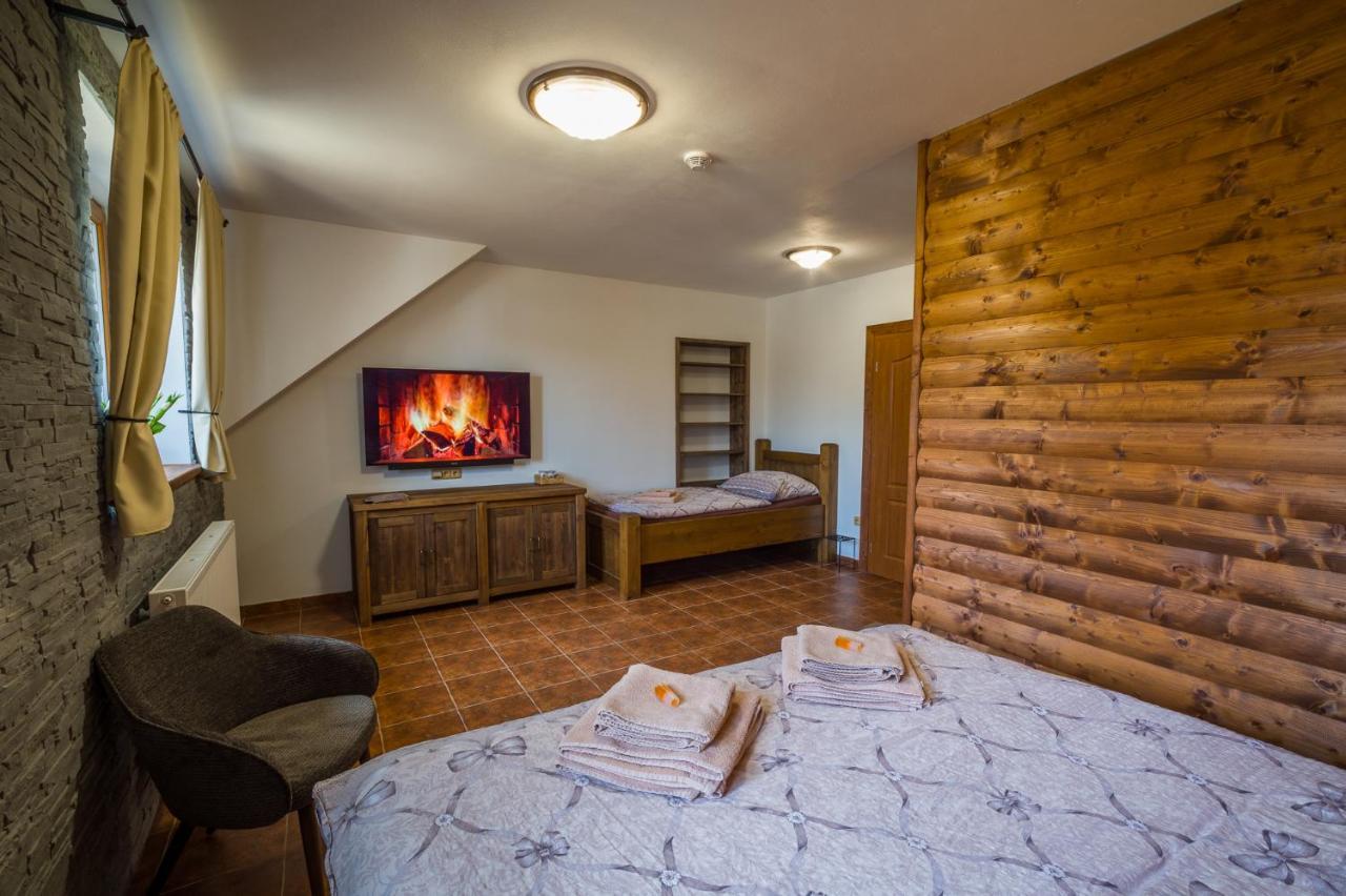 Ranch Jestrebice Hotel Hermanicky Екстериор снимка