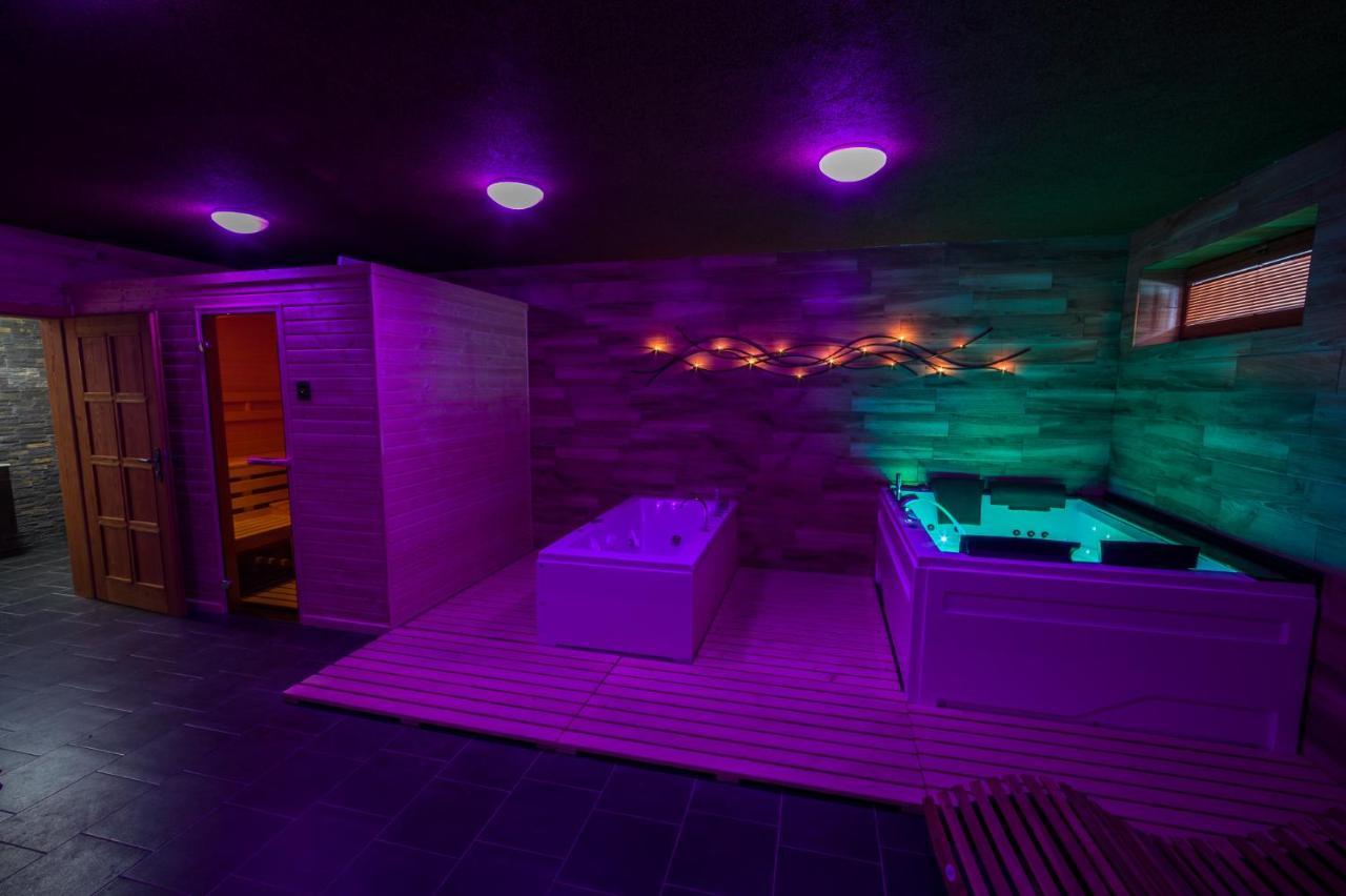 Ranch Jestrebice Hotel Hermanicky Екстериор снимка