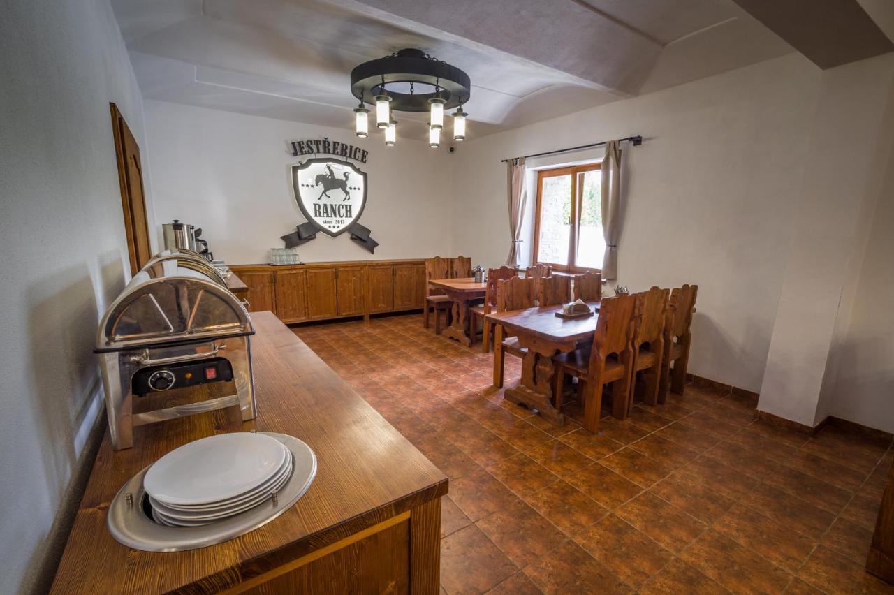 Ranch Jestrebice Hotel Hermanicky Екстериор снимка
