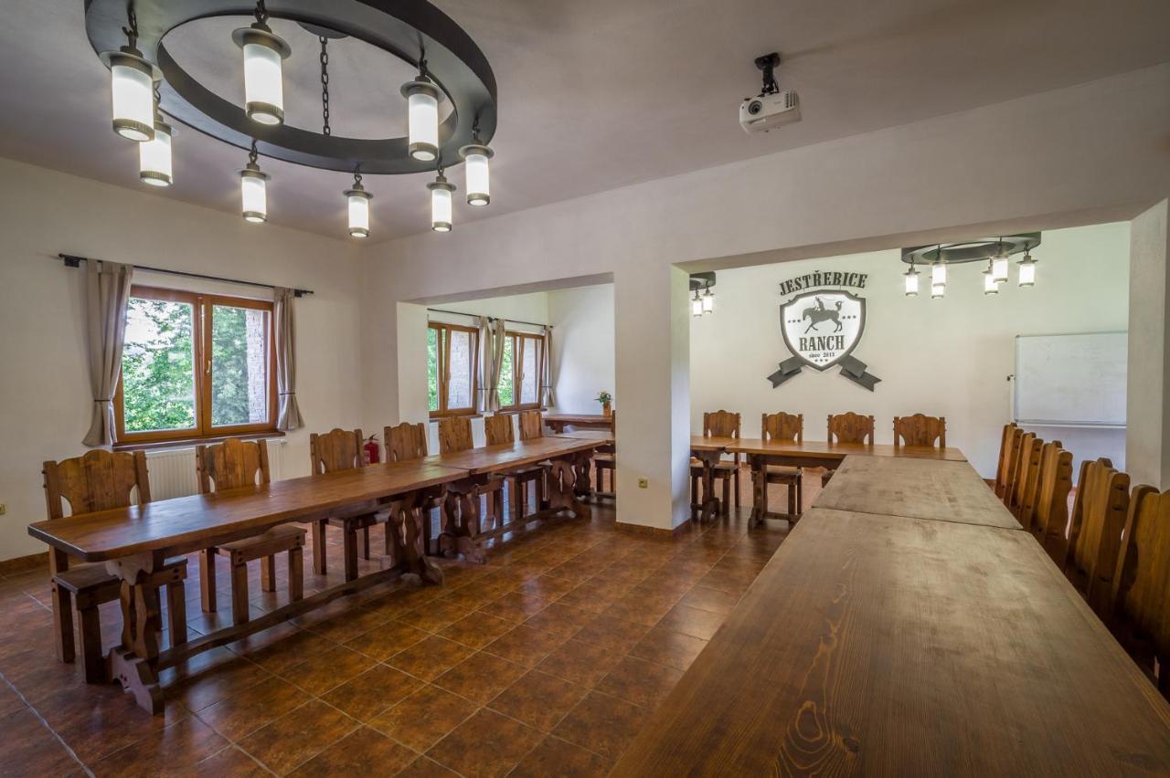 Ranch Jestrebice Hotel Hermanicky Екстериор снимка