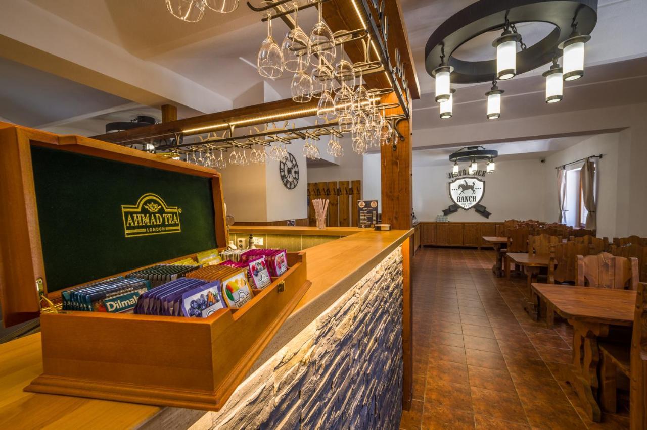 Ranch Jestrebice Hotel Hermanicky Екстериор снимка