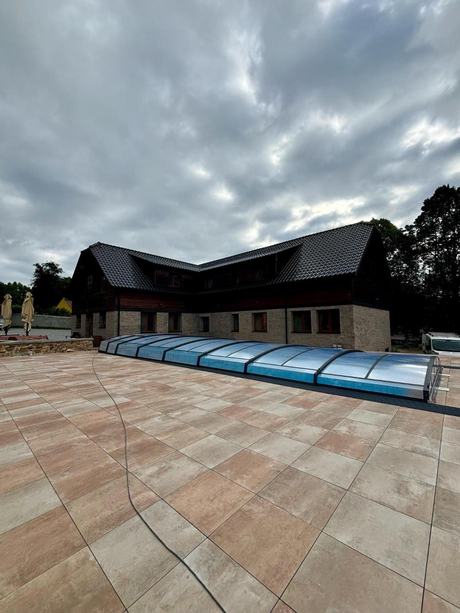 Ranch Jestrebice Hotel Hermanicky Екстериор снимка