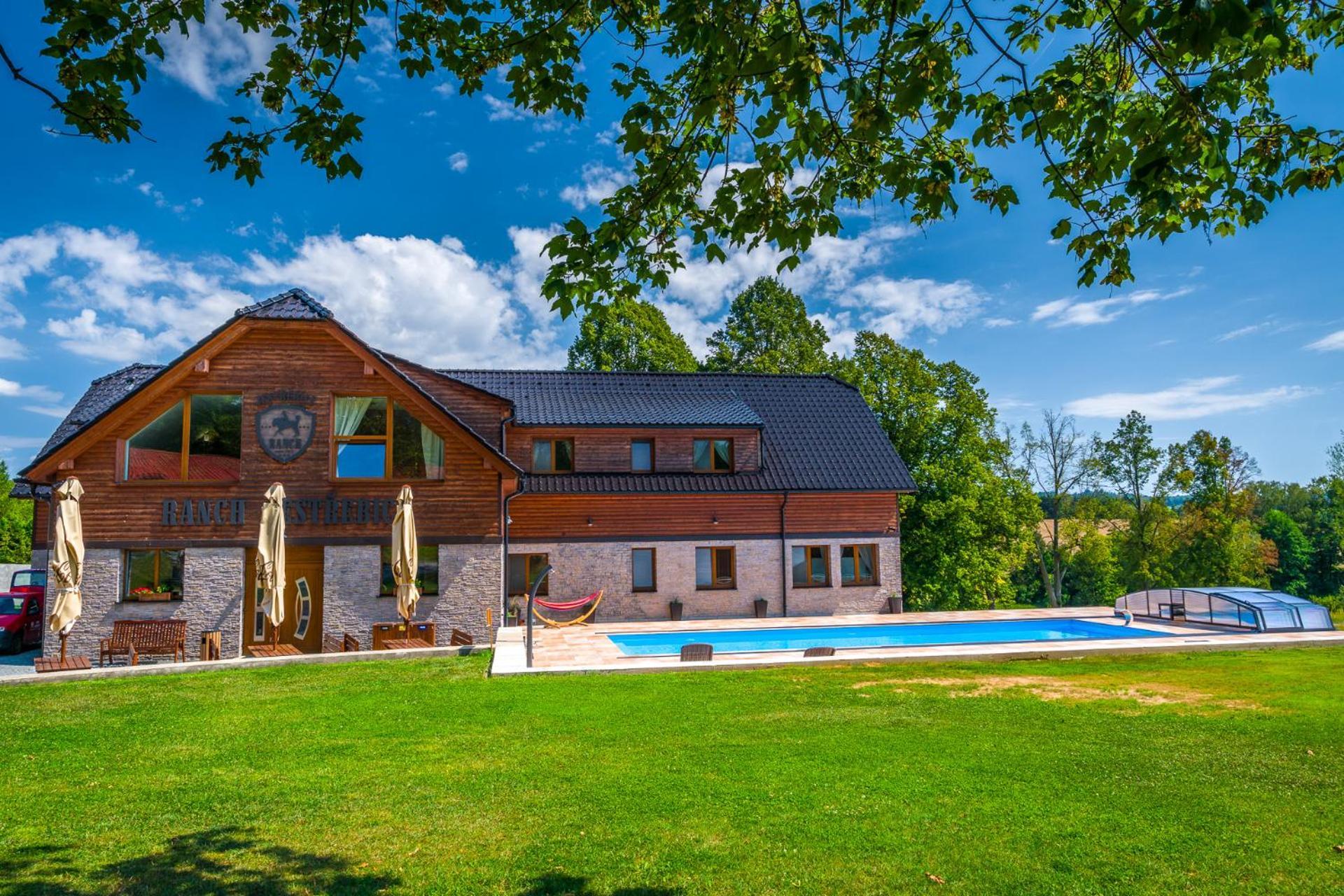 Ranch Jestrebice Hotel Hermanicky Екстериор снимка